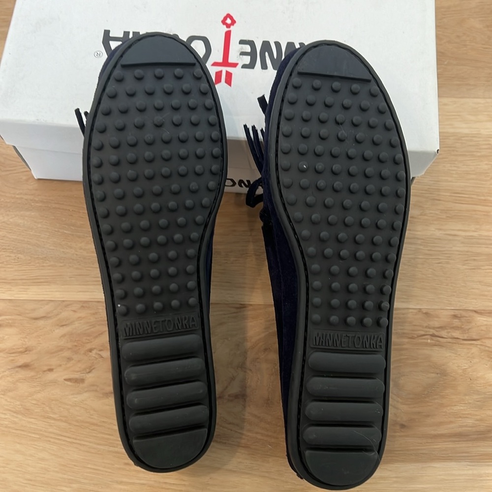 Authentic NIB Minnetonka Moccasins 409T navy Kilty - Picture 5 of 5